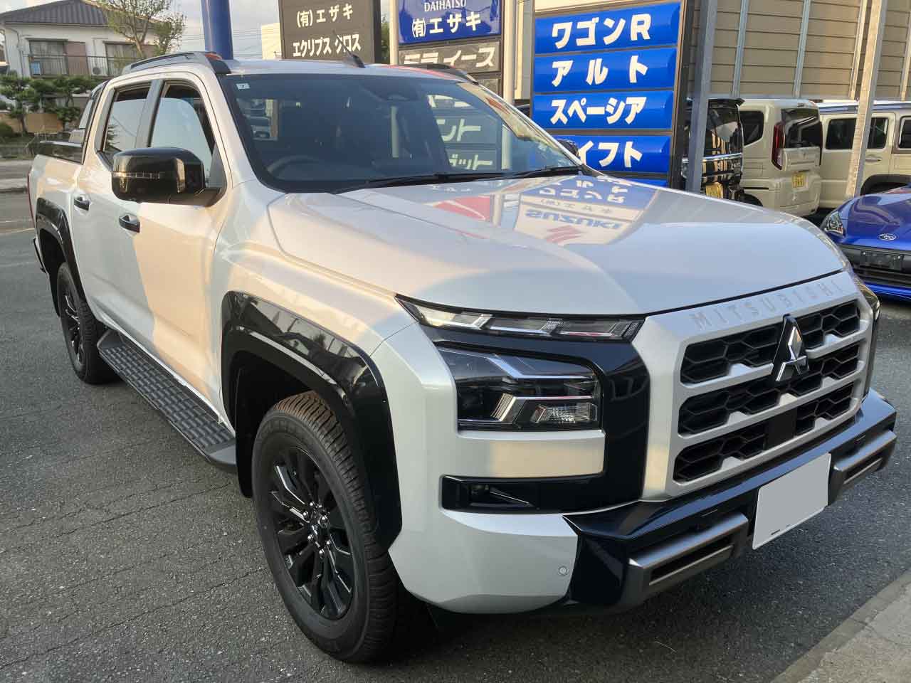 三菱トライトン